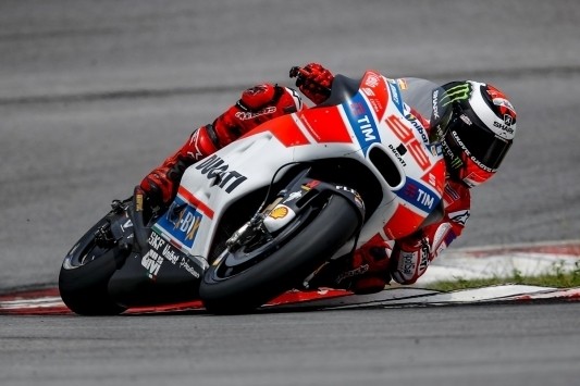 Lorenzo ruim achter Ducati-collega's: "Meer tijd nodig"