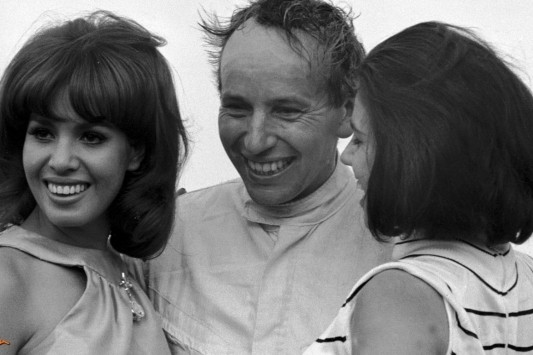 Auto- en motorsportwereld rouwt om dood John Surtees