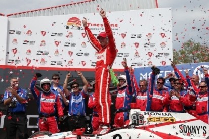 Bourdais stunt in St. Pete met zege vanaf laatste startplaats