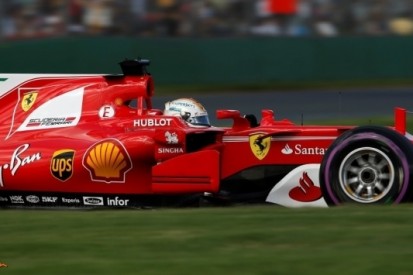 Ferrari laat spierballen zien: baanrecord voor Vettel