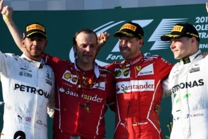 Vettel doorbreekt Mercedes-hegemonie met fraaie zege
