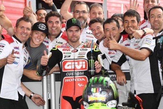 Crutchlow derde ondanks knipperend waarschuwingslicht