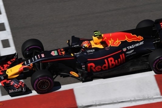 Verstappen baalt van zevende startplek: "Helemaal ruk"