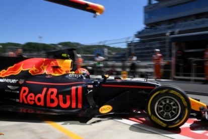 Probleem met waterpomp bij Verstappen: "We zien het wel"