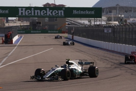 Wolff looft Bottas: "Niet gemakkelijk met Vettel in spiegels"