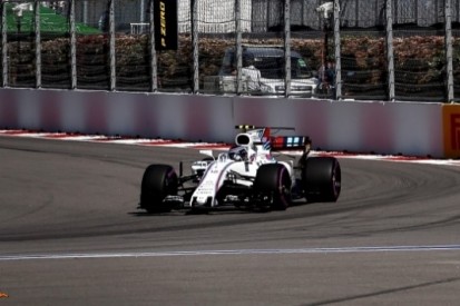 Stroll finisht maar vergooit kans op punten door spin
