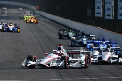 Power rekent af met pechduivel en wint in Indianapolis