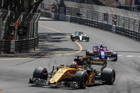 Renault gokt en verliest met versnellingsbak Hülkenberg