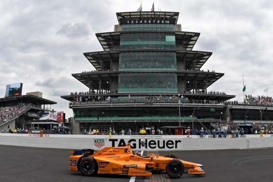 Alonso door fans en media 'Rookie of the Year' verkozen