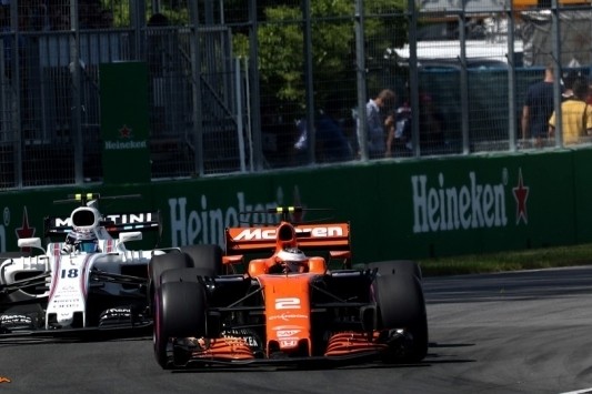 Vandoorne komt snelheid tekort: "Ze vlogen me voorbij"