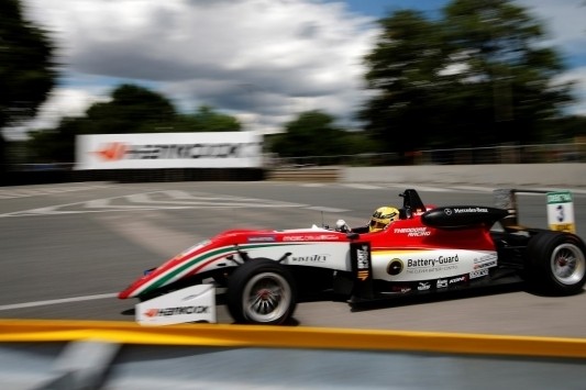 Günther erft overwinning, Piquet bezorgt VAR podiumplek