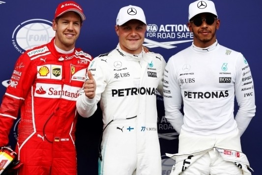 Bottas op poleposition in Oostenrijk, Verstappen zesde