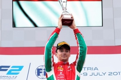 Leclerc domineert eerste race, De Vries buiten punten
