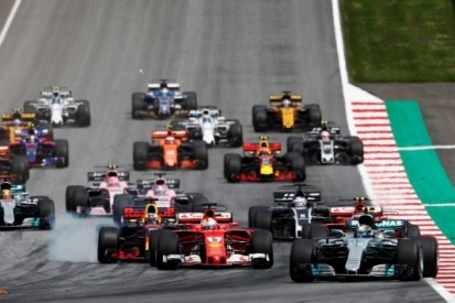 Vettel houdt stug vol: "Start van Bottas was vals"