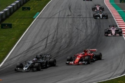Grosjean jubelt na zesde plaats, Magnussen baalt