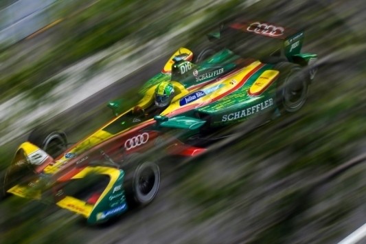 Di Grassi pakt leiding in titelstrijd na zege in Montréal