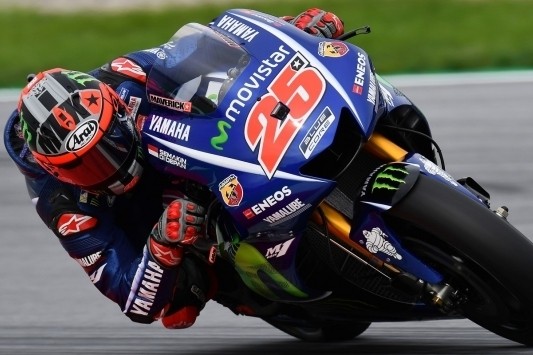 Viñales opent sterk op Silverstone, Lorenzo volgt