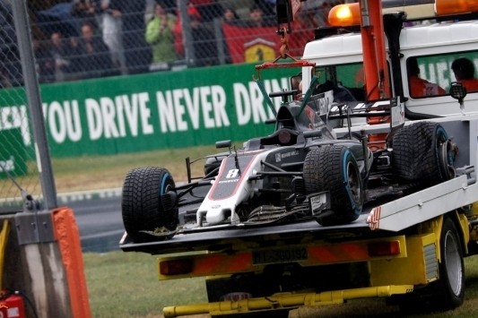 Lange code rood na crash Grosjean: "Zichtbaarheid nul"