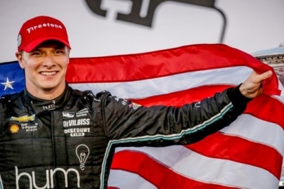 Newgarden zet 'USA' weer bovenaan: "Droom komt uit"