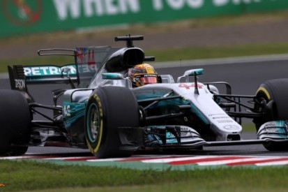 Ongenaakbare Hamilton raast in Japan naar tiende pole