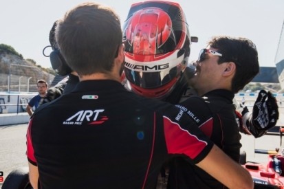 Mercedes-junior Russell grijpt kampioenschap in GP3