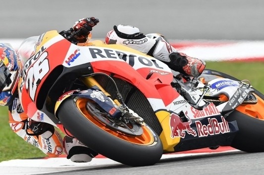 Pedrosa pakt pole op Sepang, Van der Mark laatste na crash