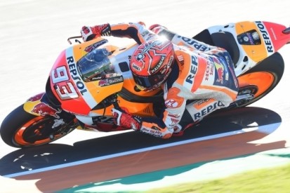 Bloedsnelle Márquez crasht weer: "Beetje boos op mezelf"