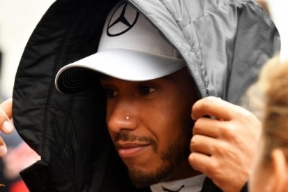 Hamilton na crash: "Dit toont aan dat we menselijk zijn"