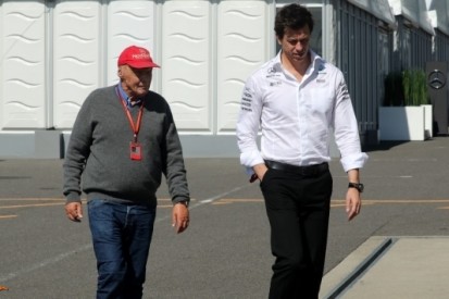 Lauda: "Dit seizoen moeilijk, volgend jaar nog zwaarder"