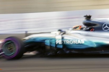 Hamilton ruim vooraan in Abu Dhabi, Verstappen zesde