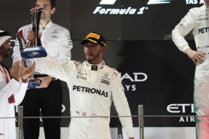 Hamilton feliciteert Bottas: "Maar de baan moet anders"