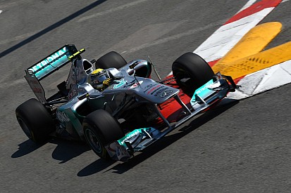 Mercedes keeps working with eye on 2012
