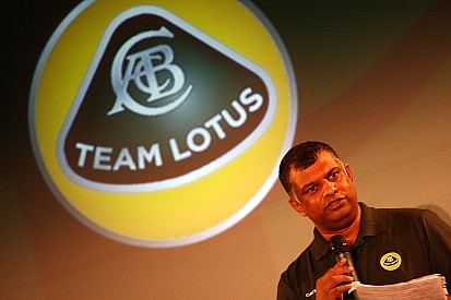 Team Lotus to use KERS in 2012 - Fernandes