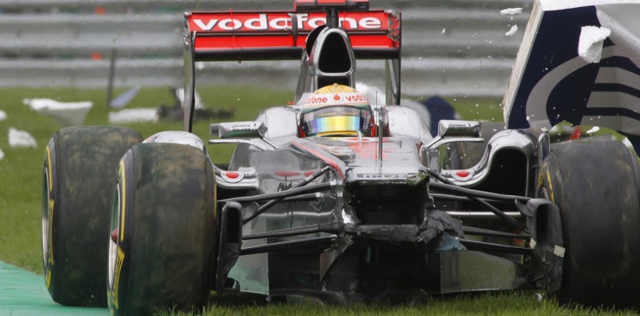Hamilton knocked unconscious in Spa crash