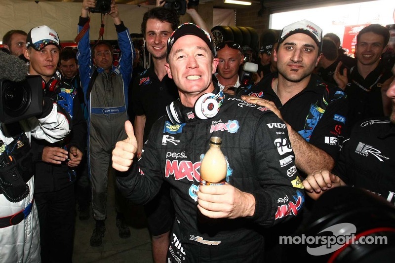 Greg Murphy and Allan Simonsen take pole for the 2011 Bathurst 1000, #11 Pepsi Max Crew