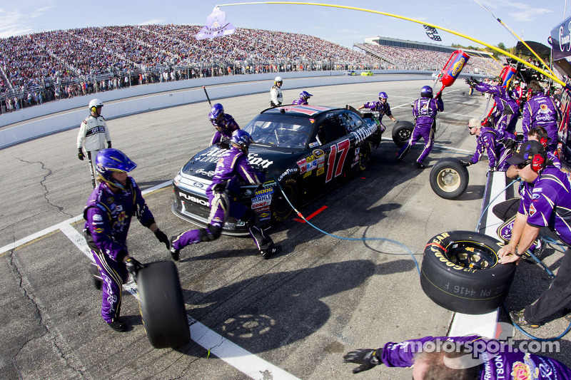 Matt Kenseth pit-crew wins an award