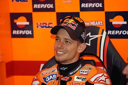 Repsol Honda celebrates Stoner's pole in Valencia GP qualifying