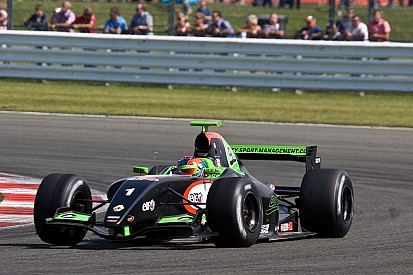 Lotus Renault Abu Dhabi young driver test Wednesday report