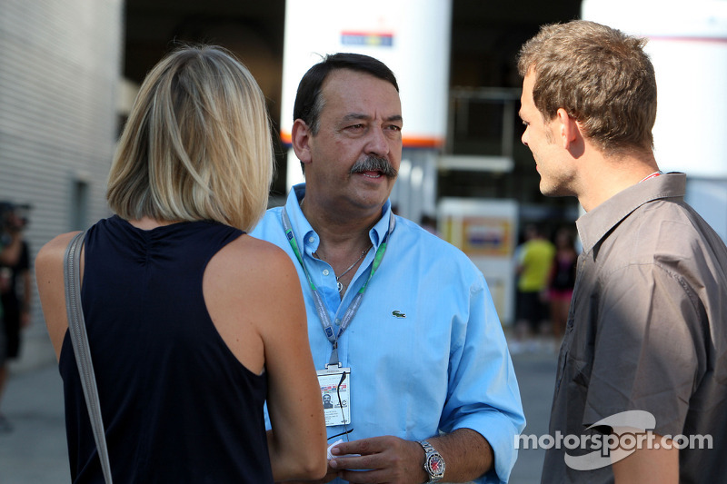 Ferrari must consider McLaren-like stability - Villadelprat