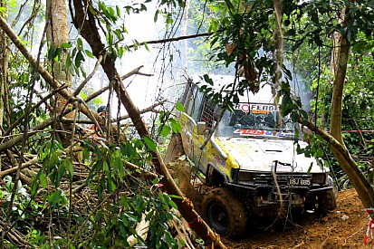 2011 Malaysian Rainforest Challenge - Hell and High Water