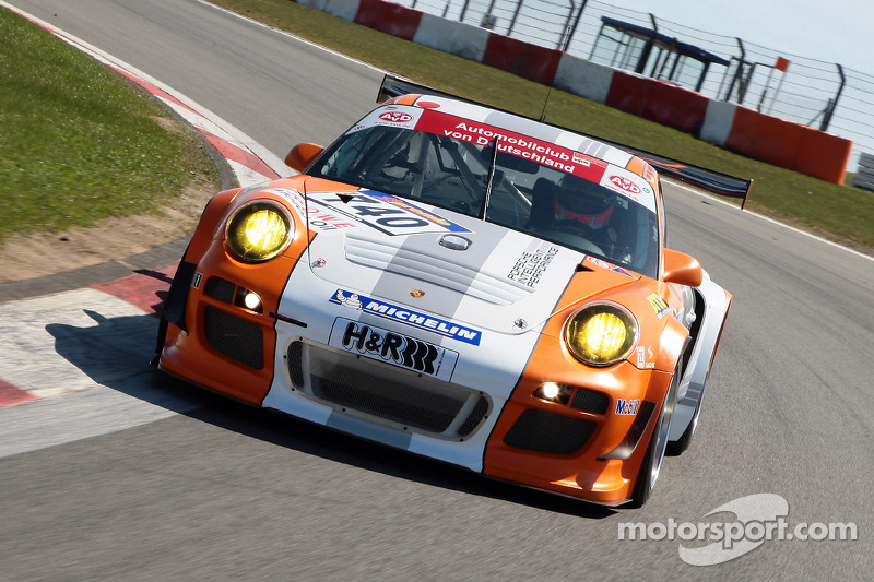 Porsche looks to the 2012 season