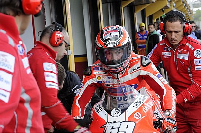 Nicky Hayden faces recovery setback with new injury
