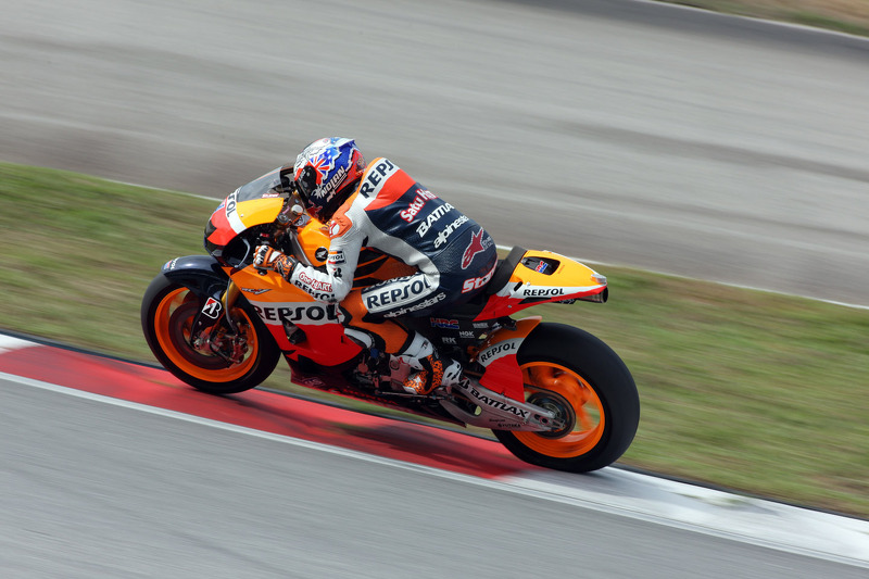 Stoner returns on top in Sepang second test day