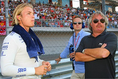 Rosberg's father says Mercedes delay 'a risk'