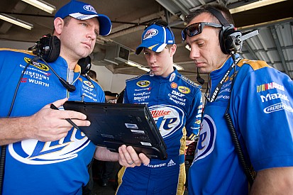 Keselowski expects improvement this time at Phoenix