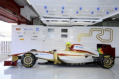 The HRT F112 covers its first kilometres at Montmeló