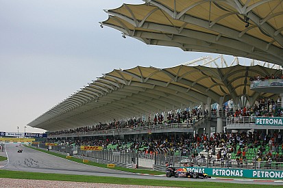 'No pressure' to host race at night - Malaysia