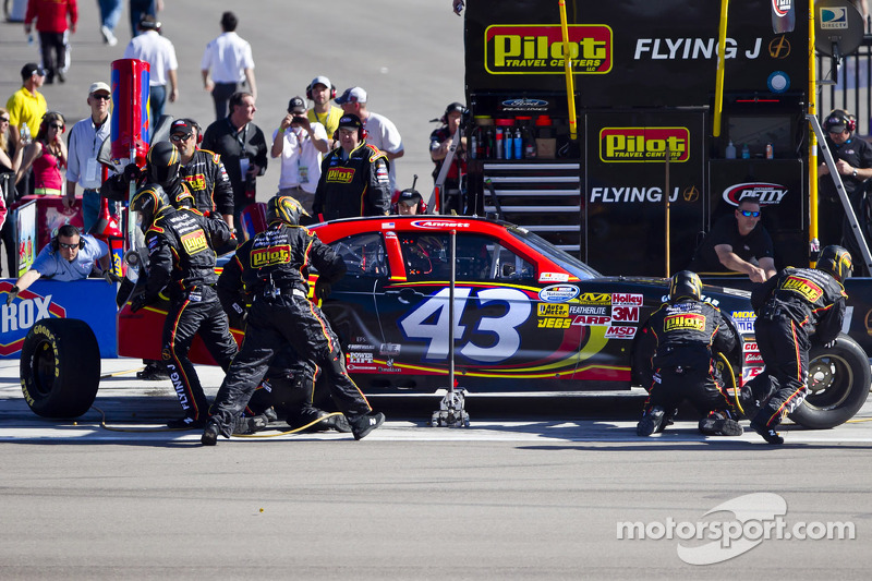 Annett claims another solid finish at Fontana