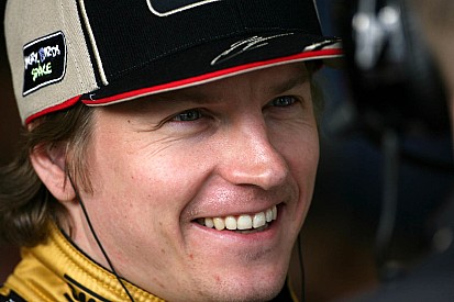 Raikkonen gifts ice-cream to press corps