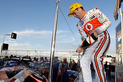 Whincup "spins and wins" race 2 of the Tasmania Challenge